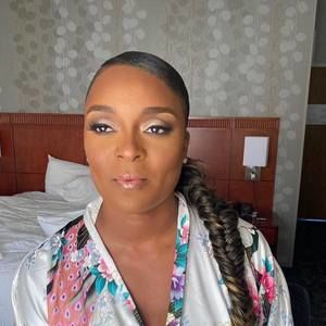 Meet your Posher, Latasha